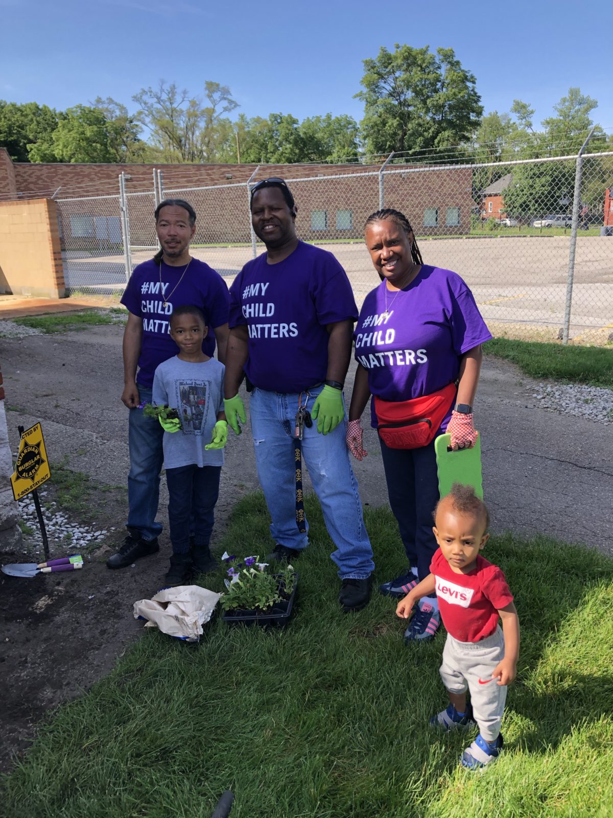 Dvsc Planting Day Detroit Voice For School Choice